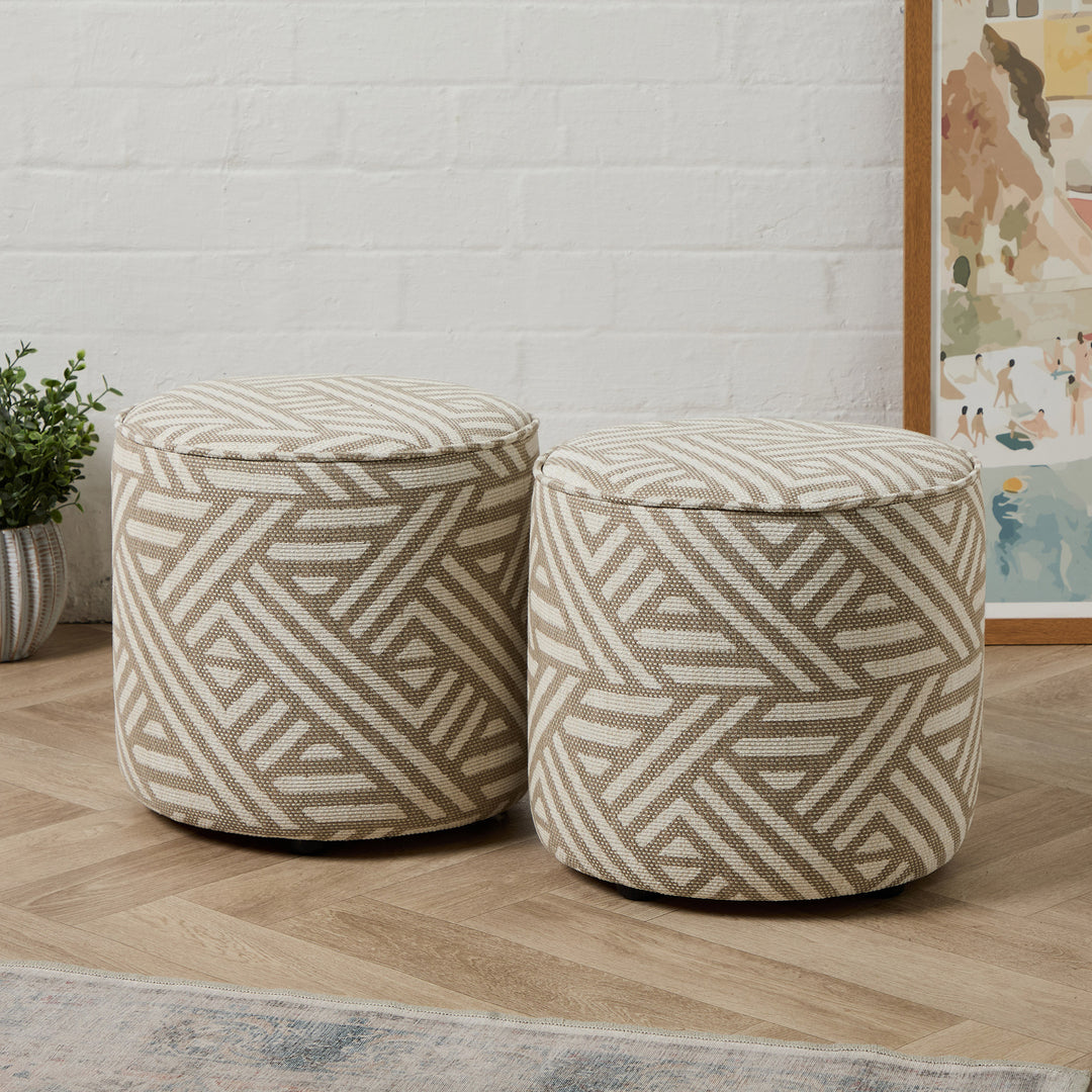 Camden Piped (Pampas Dove) 38cm Diam