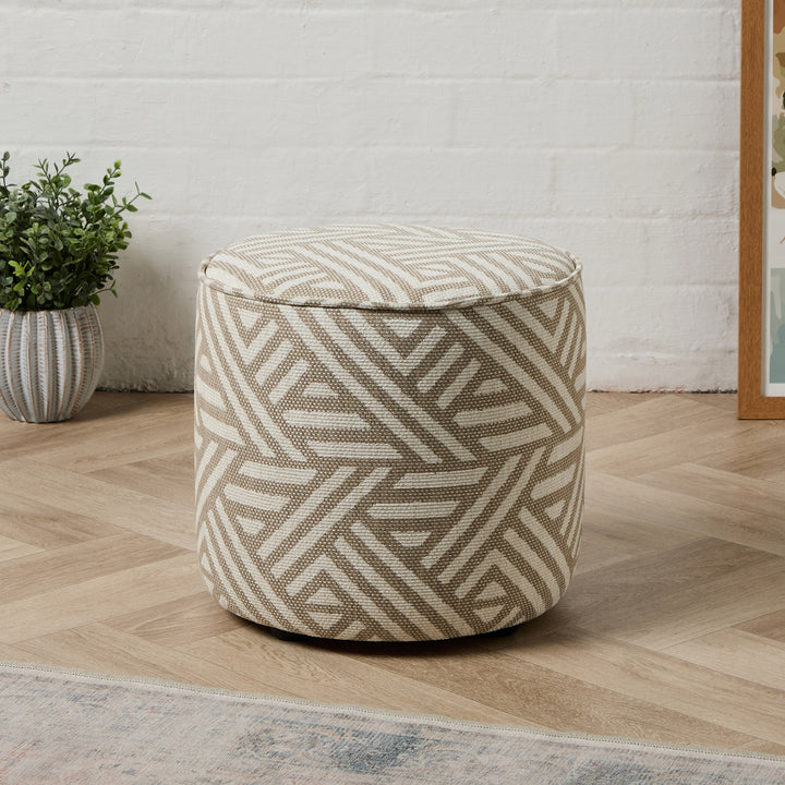 Camden Piped (Pampas Dove) 38cm Diam