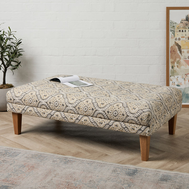 Finchley Shallow Buttoned (Kala Pebble linen) 127 x 76cm