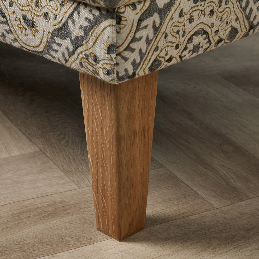 Finchley Shallow Buttoned (Kala Pebble linen) 127 x 76cm