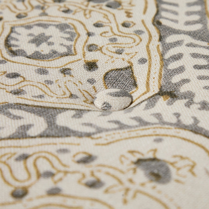 Finchley Shallow Buttoned (Kala Pebble linen) 127 x 76cm