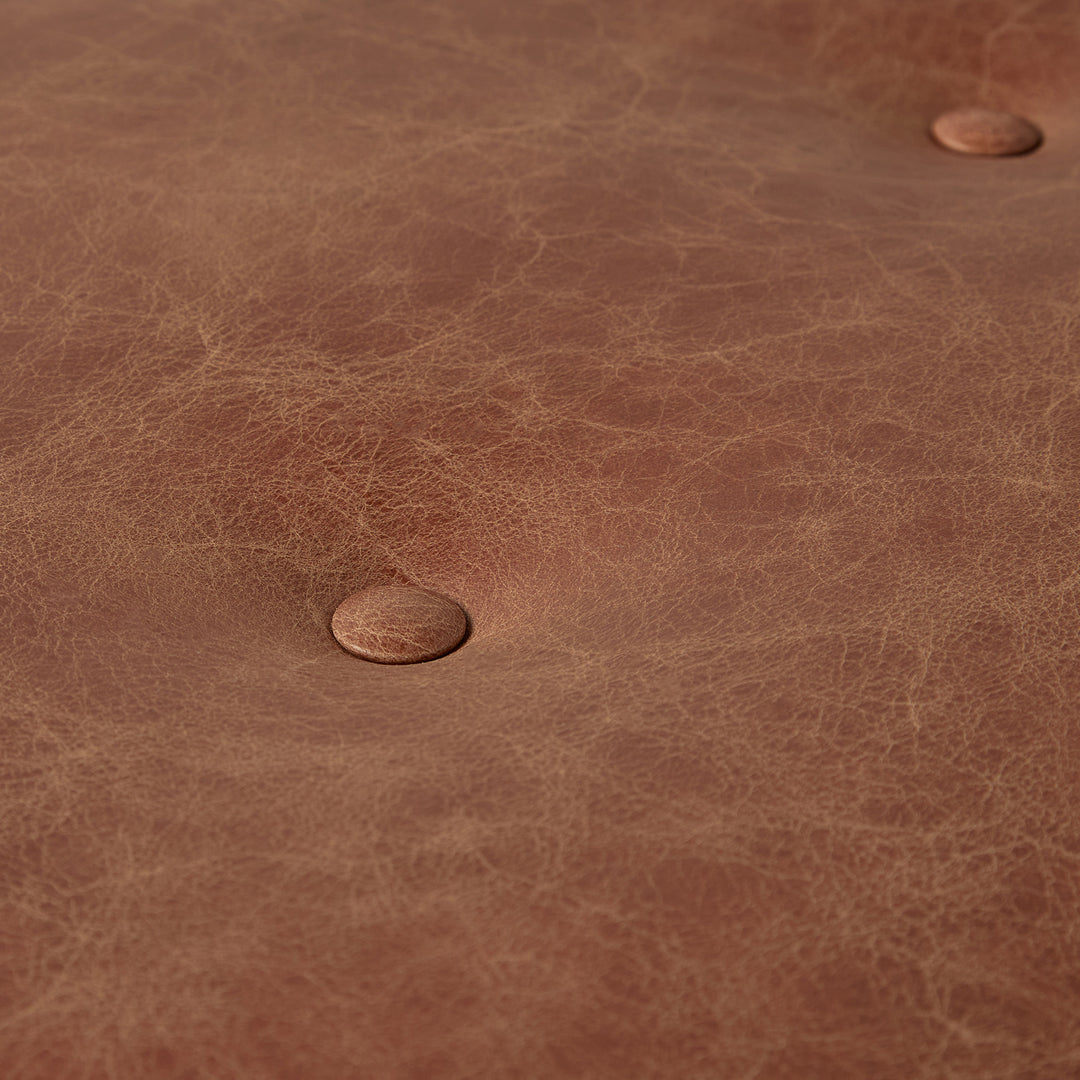 Alberta Shallow Buttoned (Selvaggio Bridle leather) 127 x 76cm