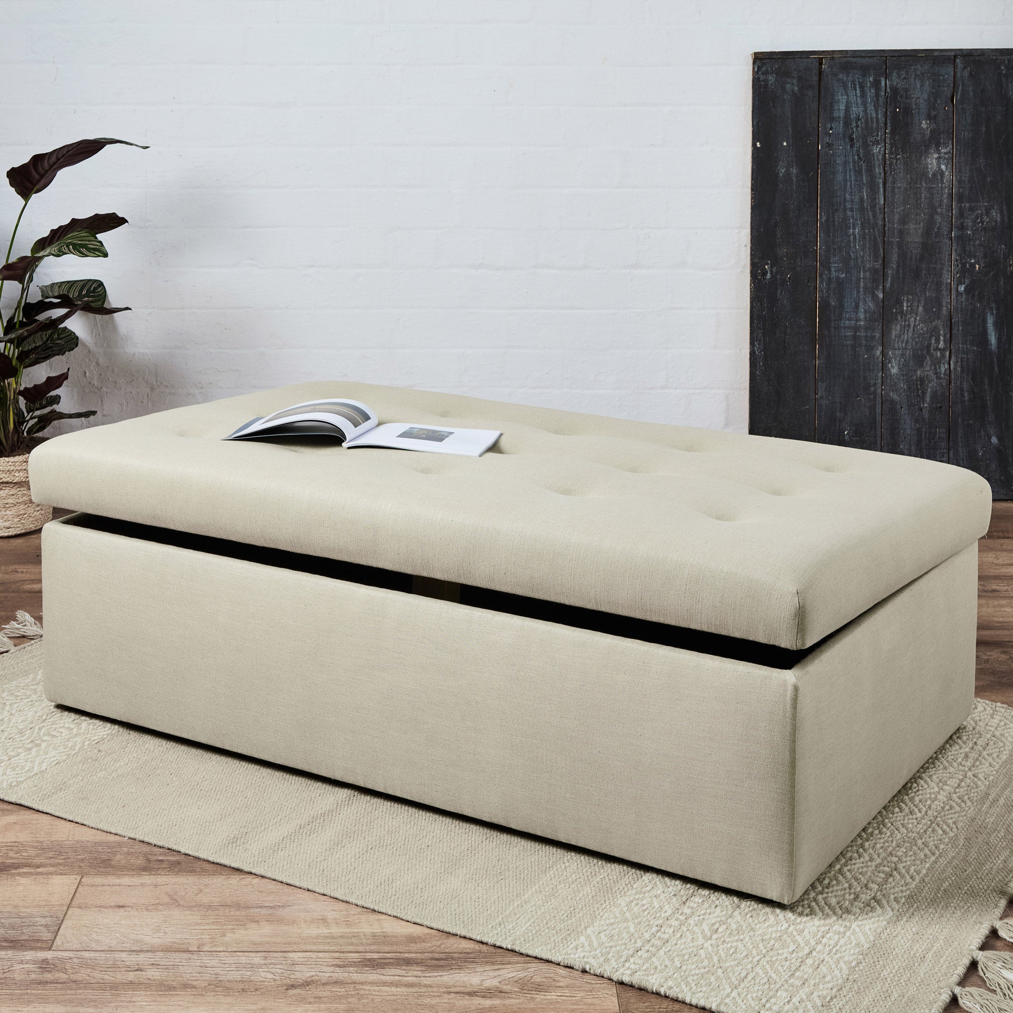 Bespoke Lexington Shallow Buttoned : Shallow Buttoned Deep Storage Ottoman