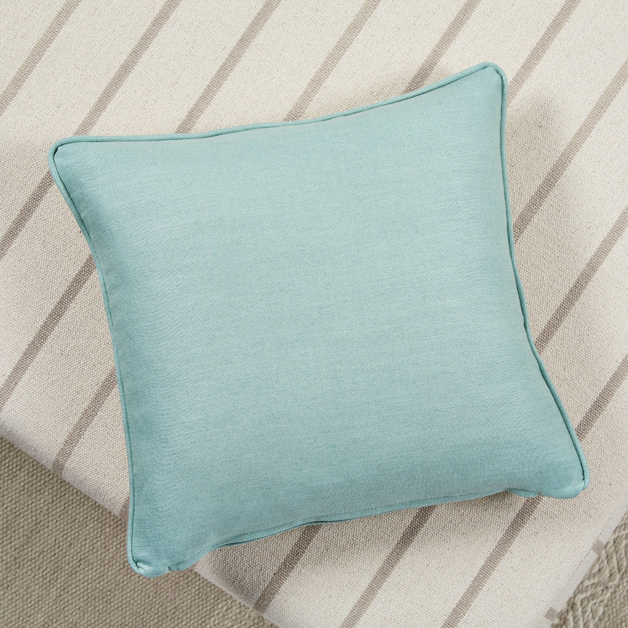 Suppliers Of Square Piped Cushion : Piped Edge Cushion